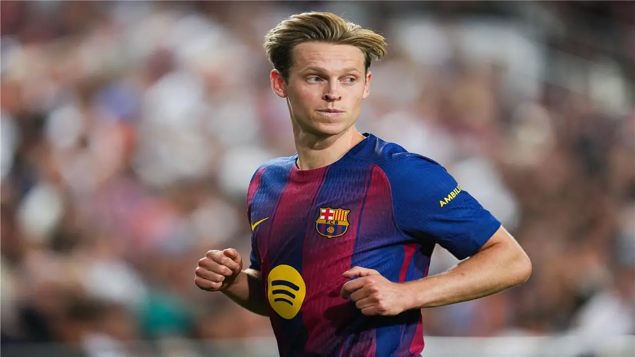 تطورات مقلقة في برشلونة تضاعف فترة غياب النجم فرينكي دي يونج عن الملاعب